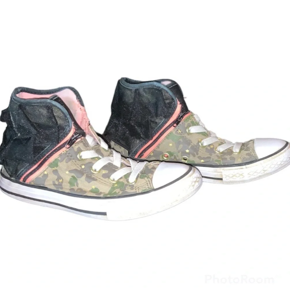 Converse girls camo